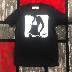 Hollister Men’s Tee Shirt - DRY CLEANED
